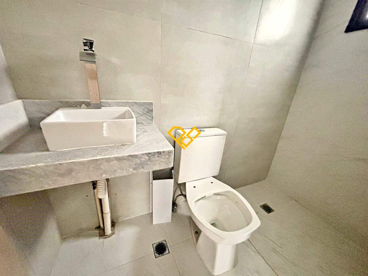 Apartamento à venda no Ponta da Praia: 