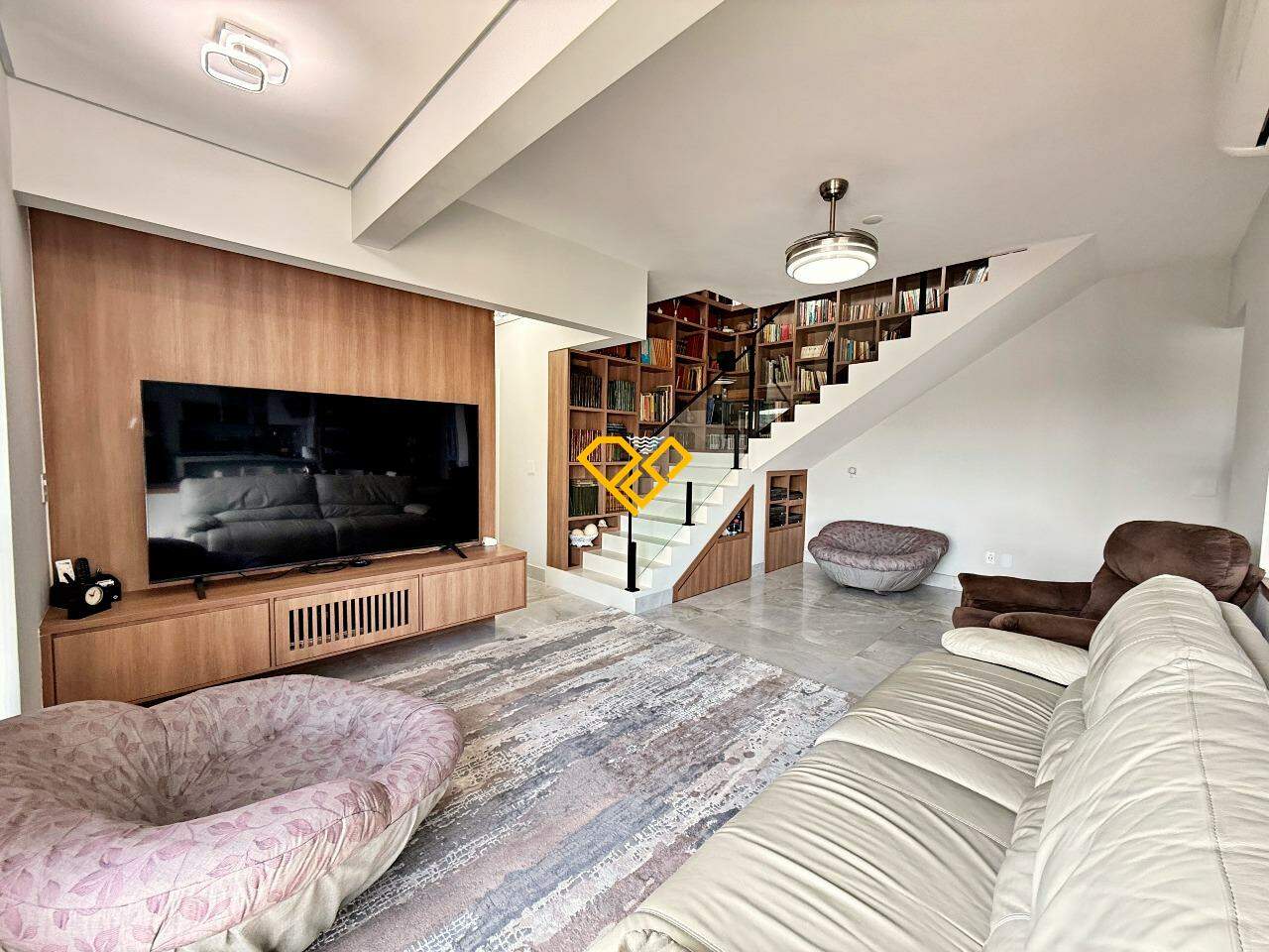 Cobertura à venda no Pompéia: Sala 1° piso