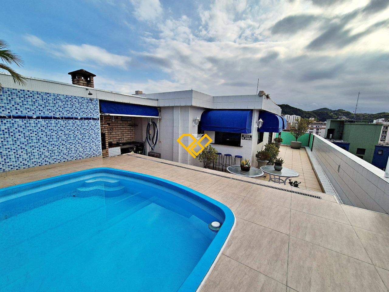 Cobertura à venda no Campo Grande: Piscina
