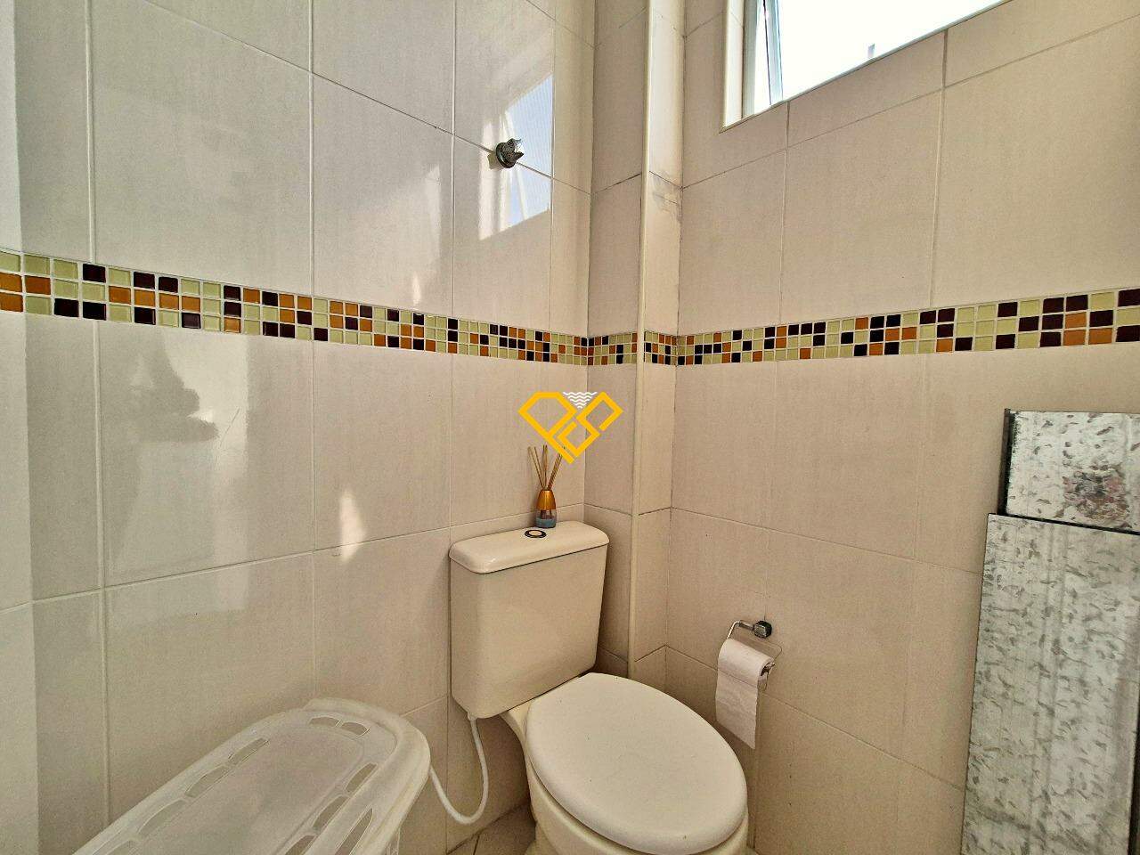 Cobertura à venda no Campo Grande: Wc de serviço