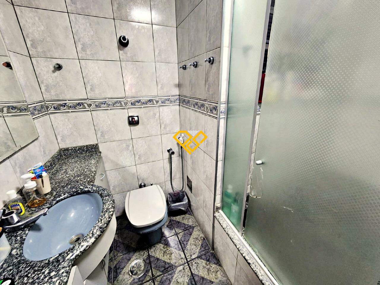 Apartamento à venda no Encruzilhada: Wc social