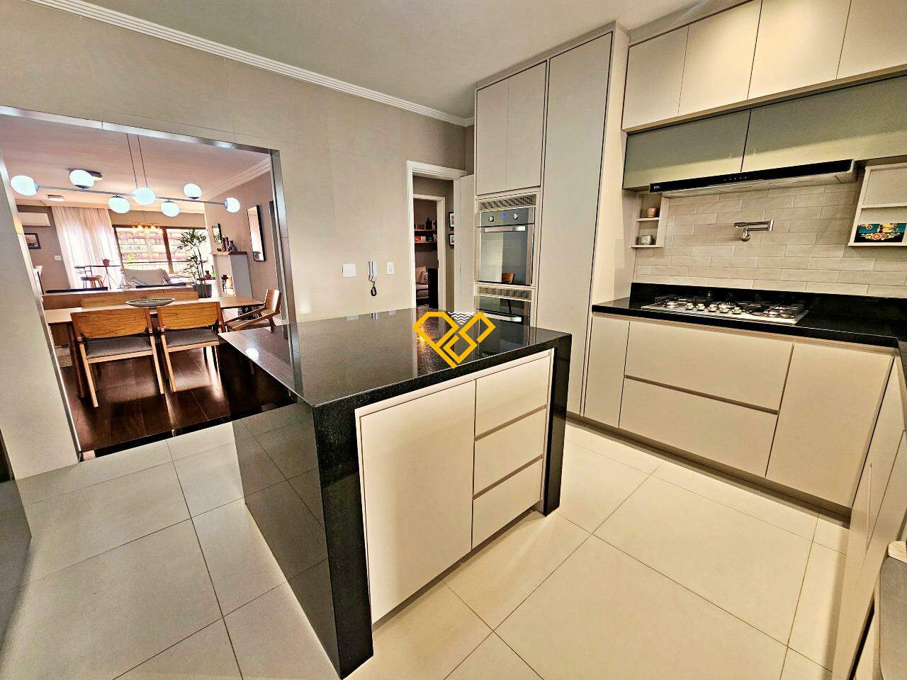 Apartamento à venda no Gonzaga: Cozinha