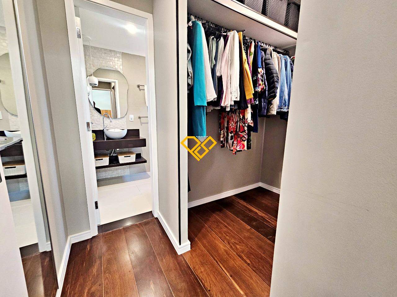Apartamento à venda no Gonzaga: Dormitório 1 - suíte - closet