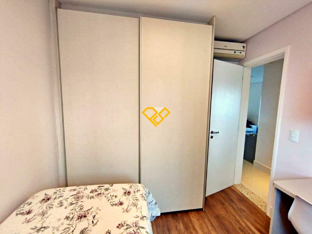 Apartamento à venda no Ponta da Praia: Suíte 2