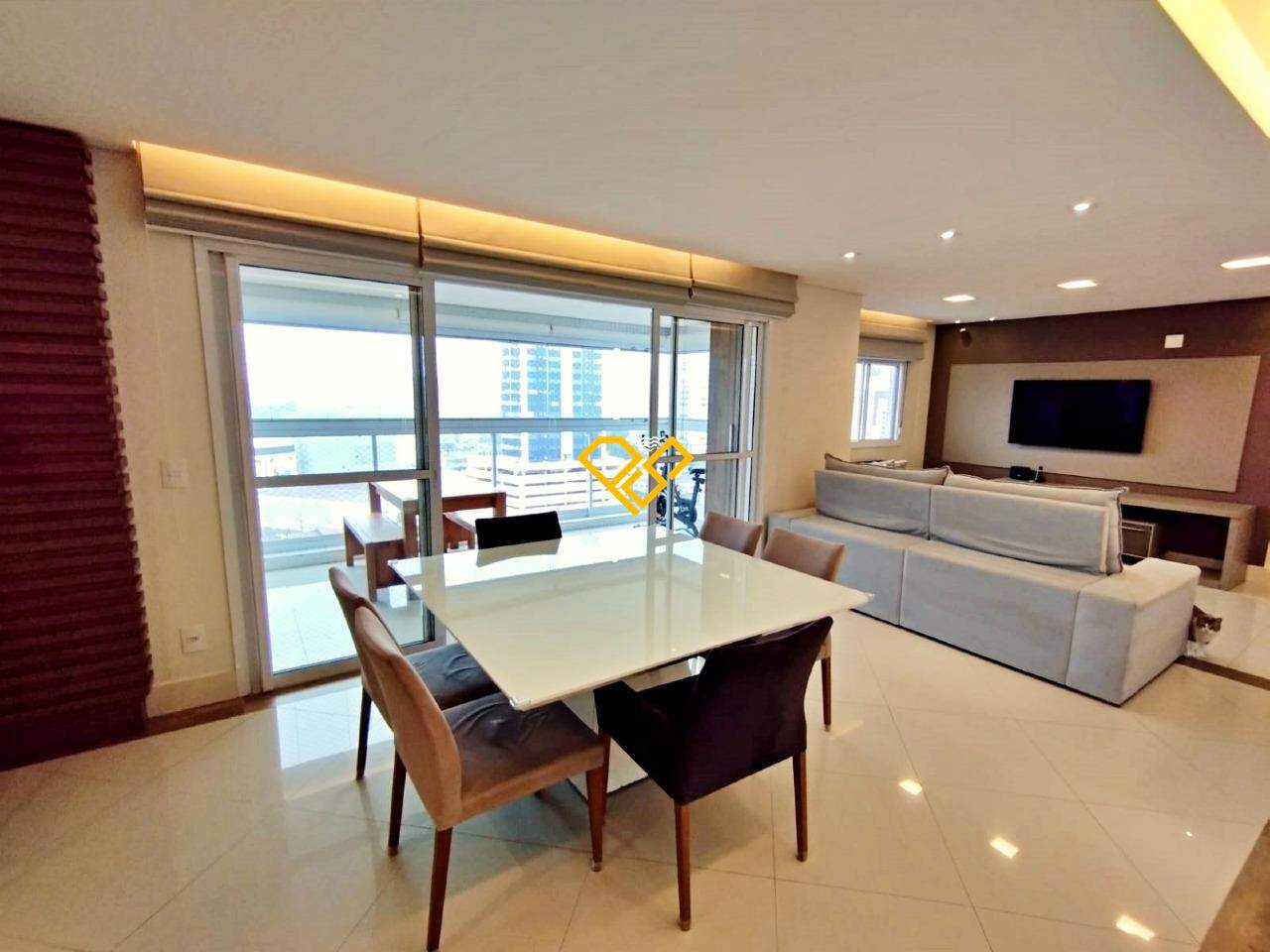 Apartamento à venda no Ponta da Praia: Sala