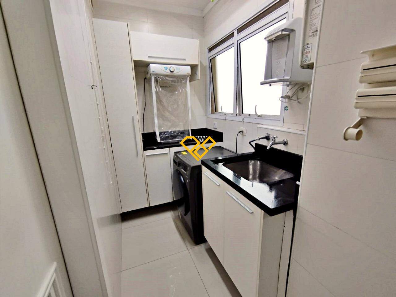 Apartamento à venda no Ponta da Praia: Área de serviço