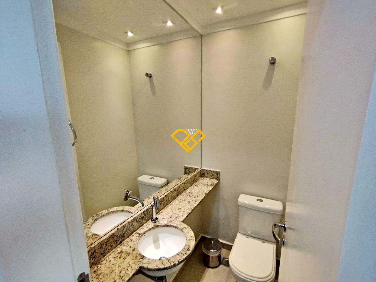 Apartamento à venda no Ponta da Praia: Lavabo