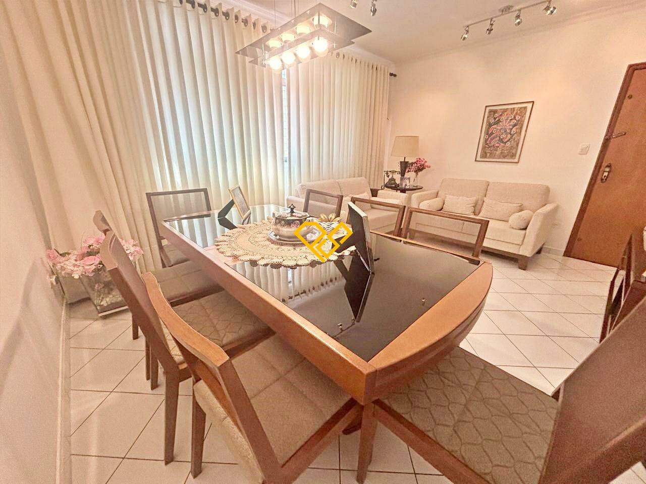 Apartamento à venda no Ponta da Praia: Sala