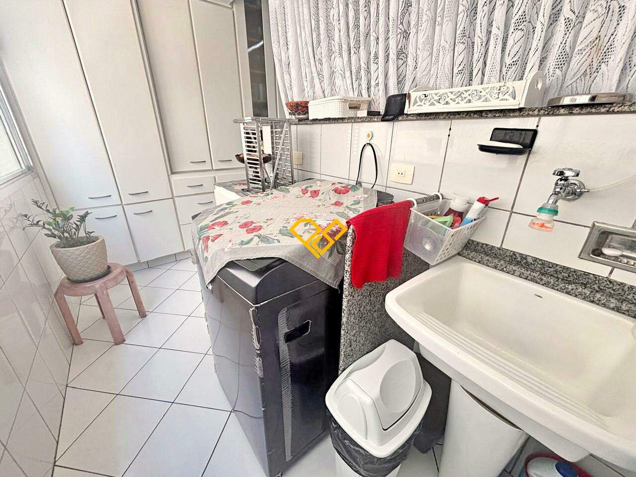 Apartamento à venda no Ponta da Praia: Área de serviço