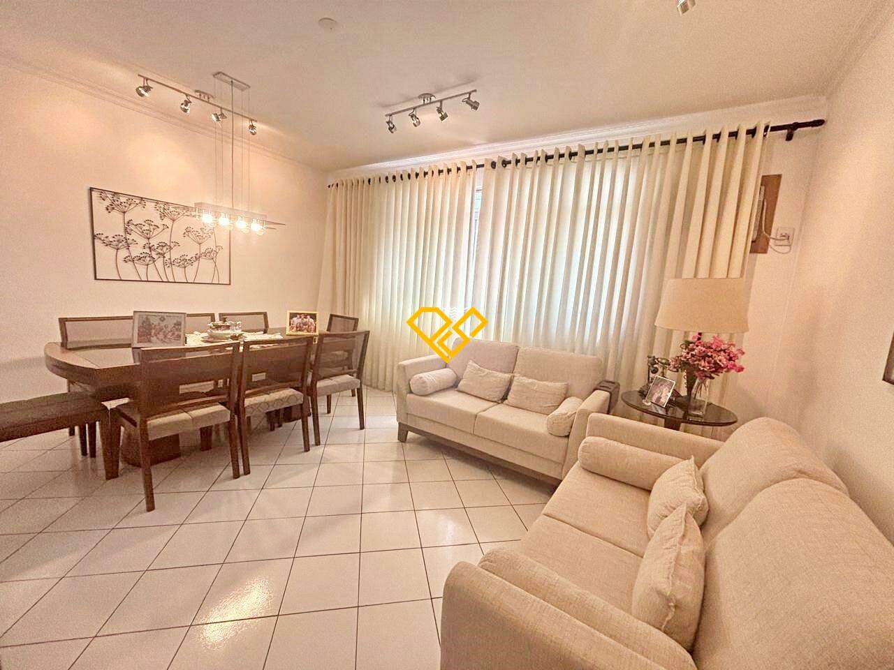 Apartamento à venda no Ponta da Praia: Sala