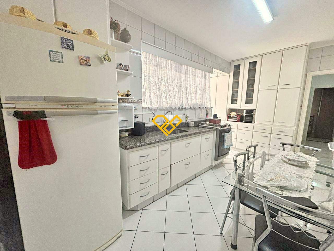 Apartamento à venda no Ponta da Praia: Cozinha