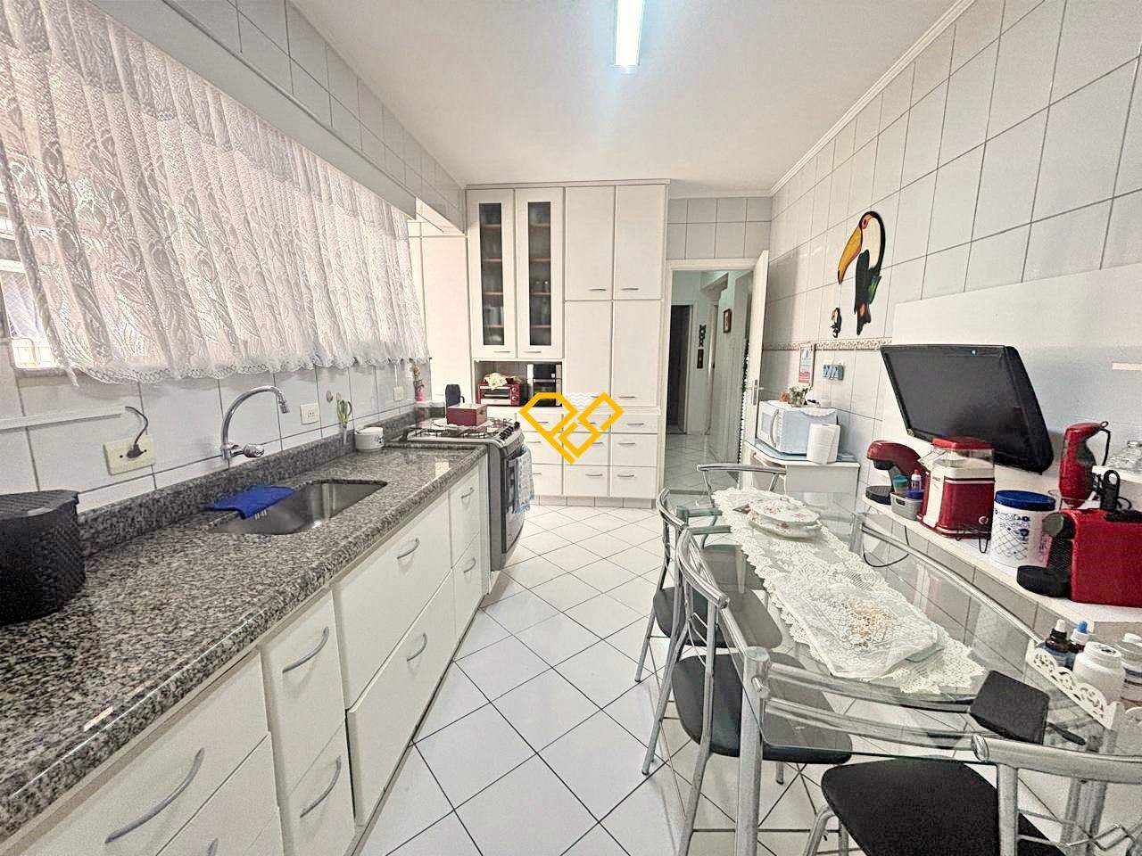 Apartamento à venda no Ponta da Praia: Cozinha
