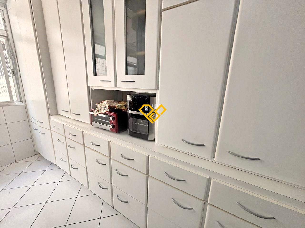 Apartamento à venda no Ponta da Praia: Dependência