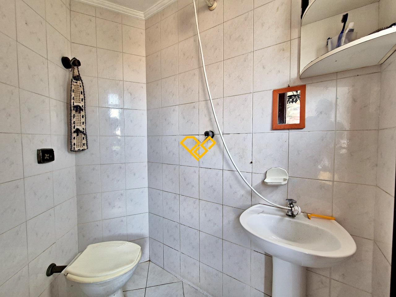 Apartamento para aluguel no Aparecida: Wc de serviço