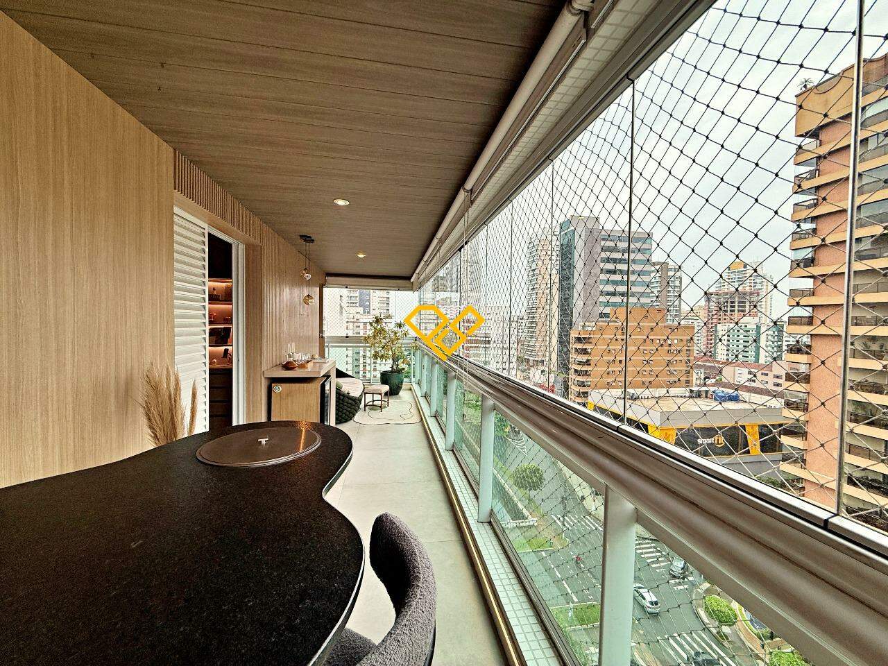 Apartamento à venda no Embaré: Varanda