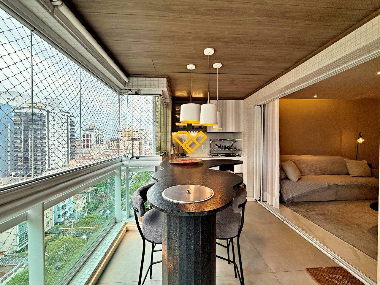 Apartamento à venda no Embaré: Varanda