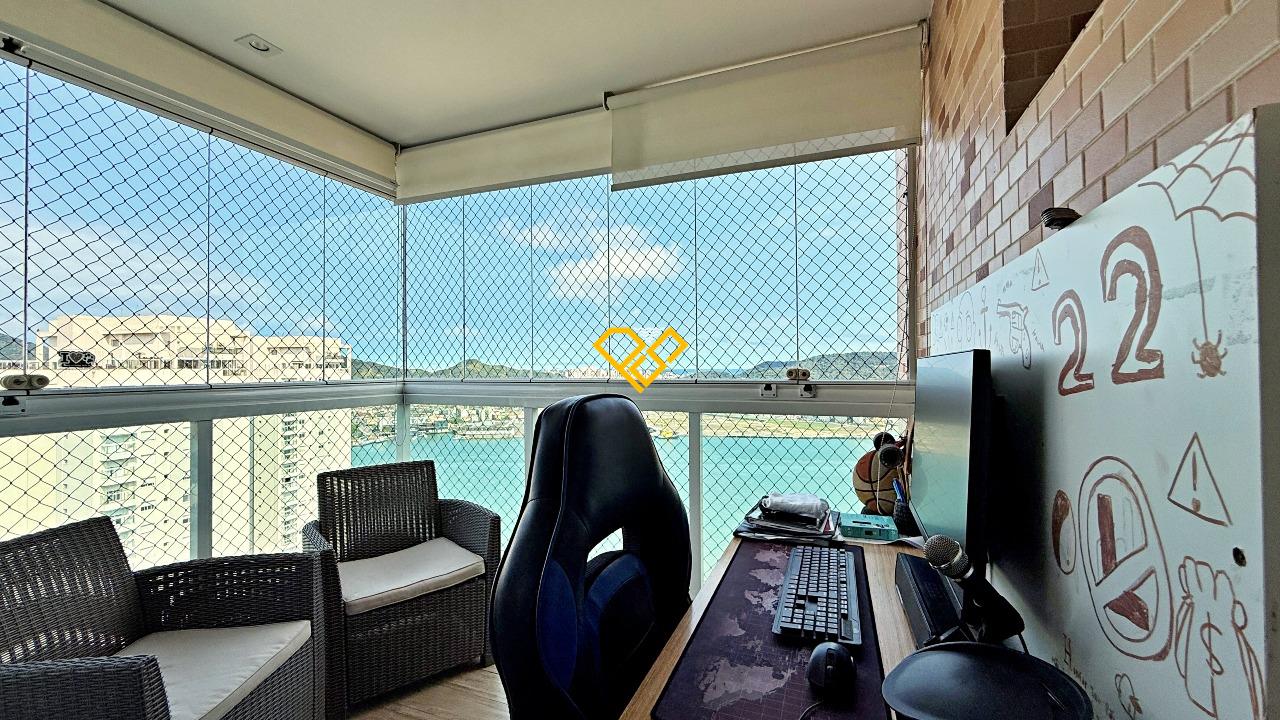 Apartamento à venda no Ponta da Praia: Varanda