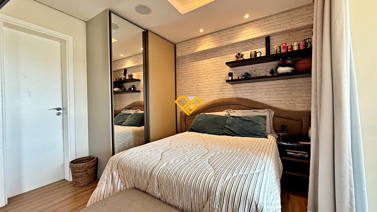 Apartamento à venda no Ponta da Praia: Suíte 1