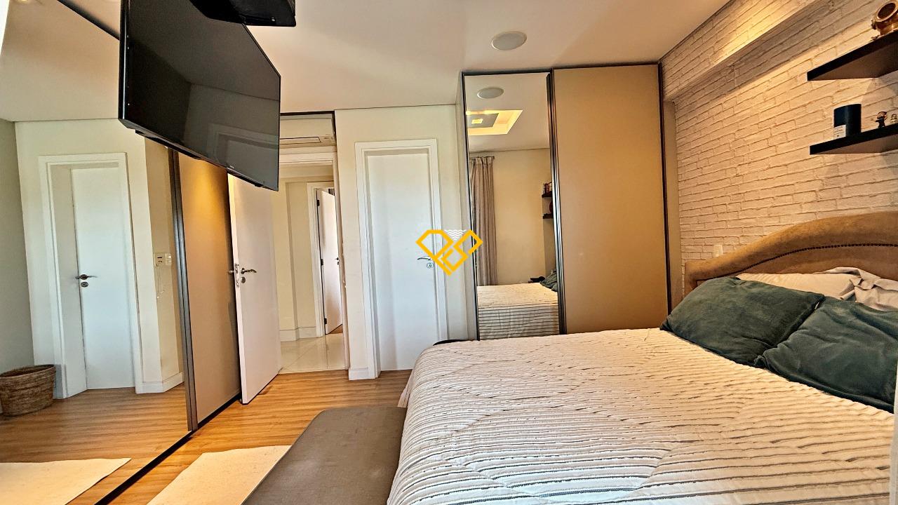 Apartamento à venda no Ponta da Praia: Suíte 1