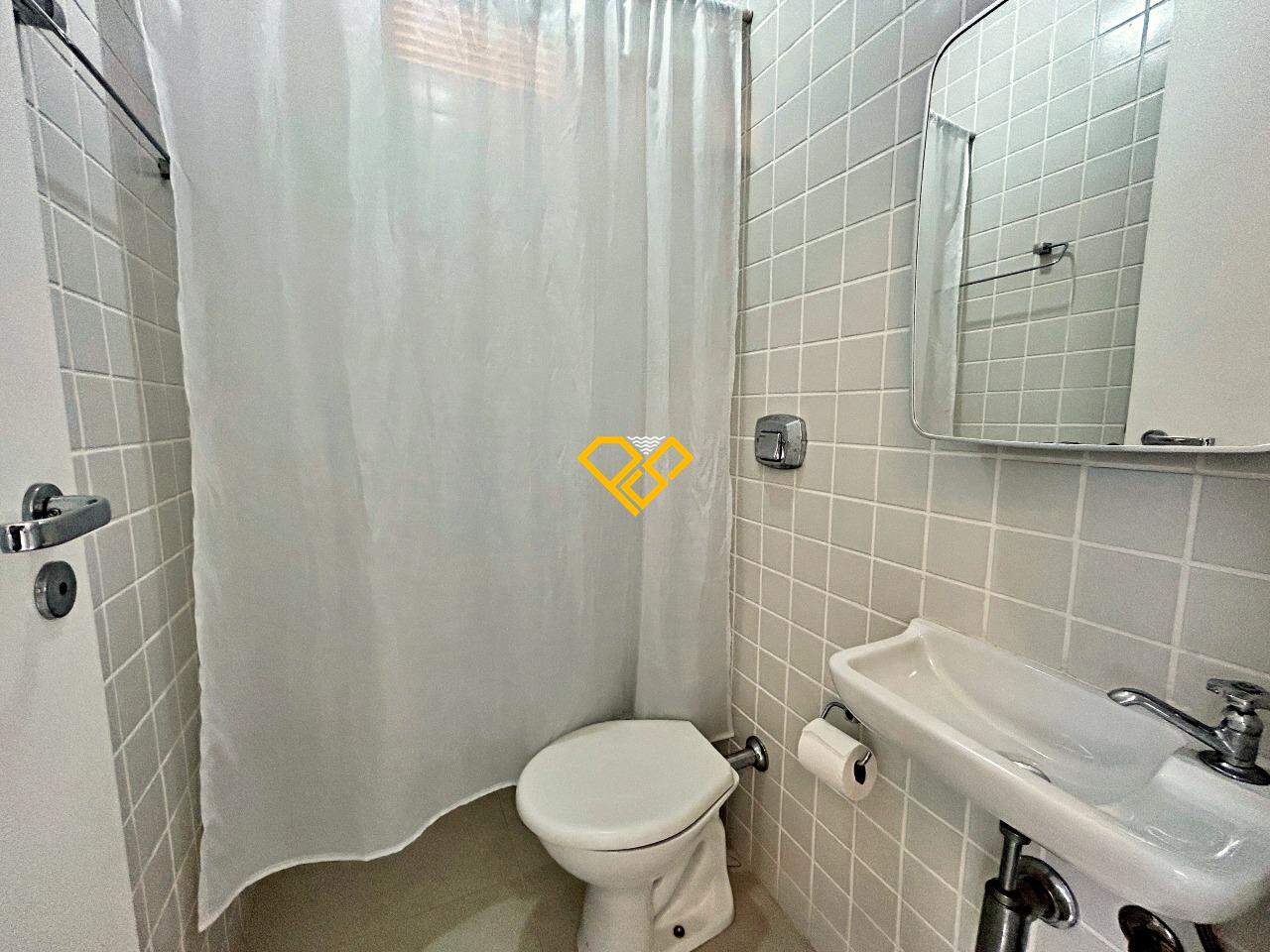 Apartamento à venda no Gonzaga: Wc de serviço