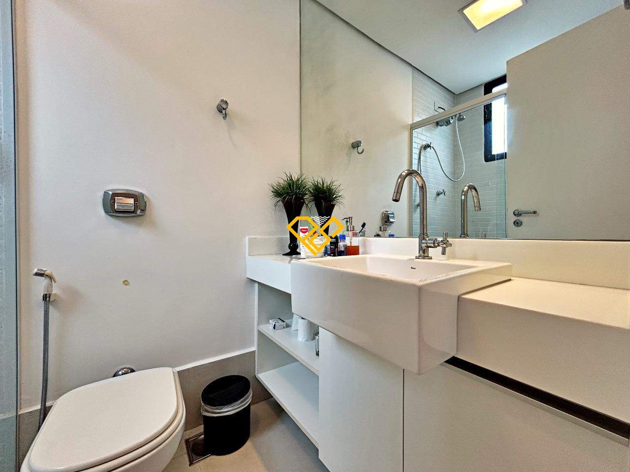 Apartamento à venda no Gonzaga: Wc social