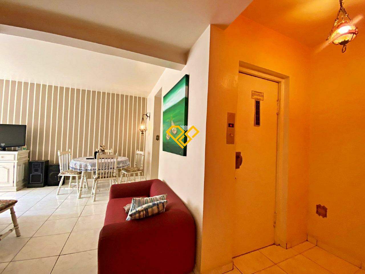 Apartamento à venda no Ponta da Praia: Entrada privativa