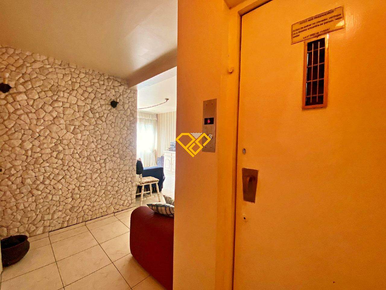 Apartamento à venda no Ponta da Praia: Sala