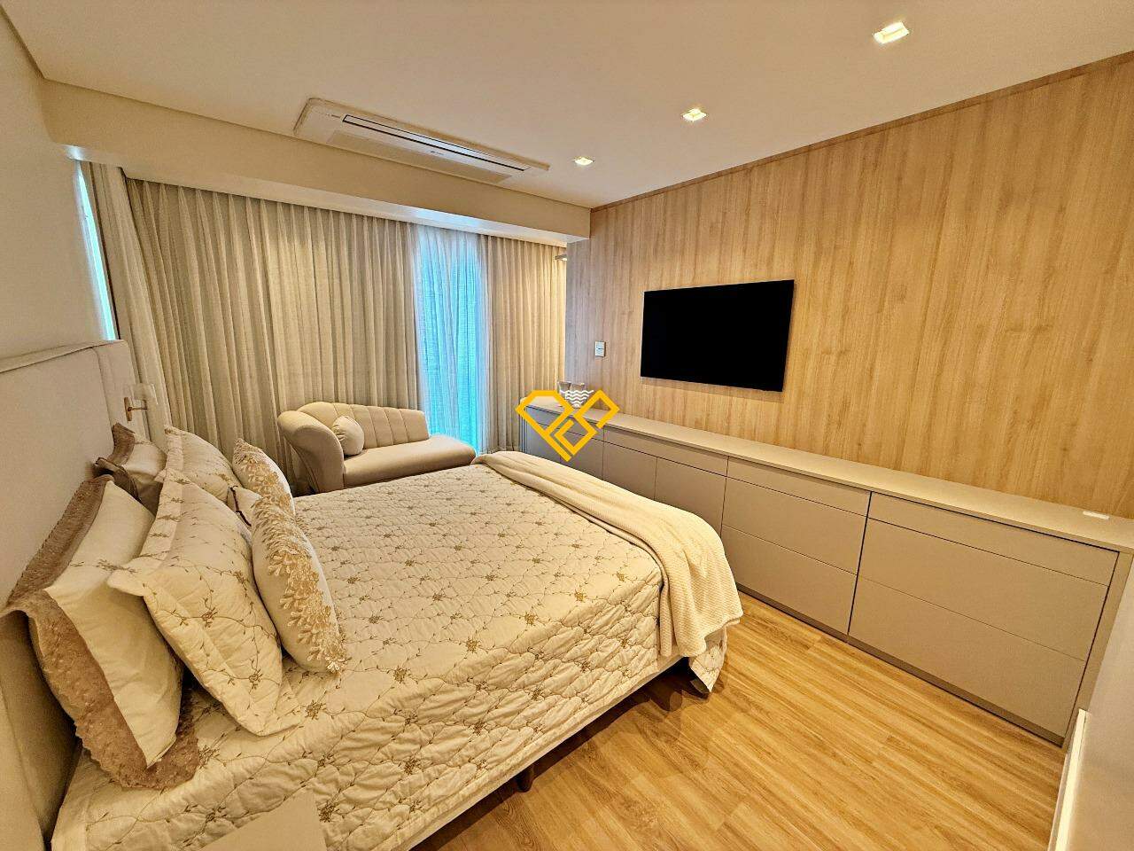 Apartamento à venda no Ponta da Praia: Suíte 1 - master