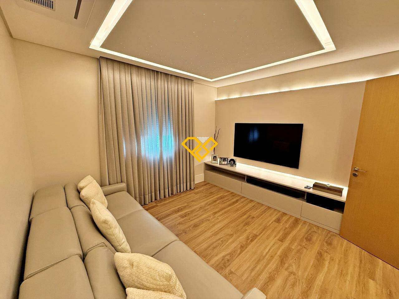 Apartamento à venda no Ponta da Praia: Suíte 3