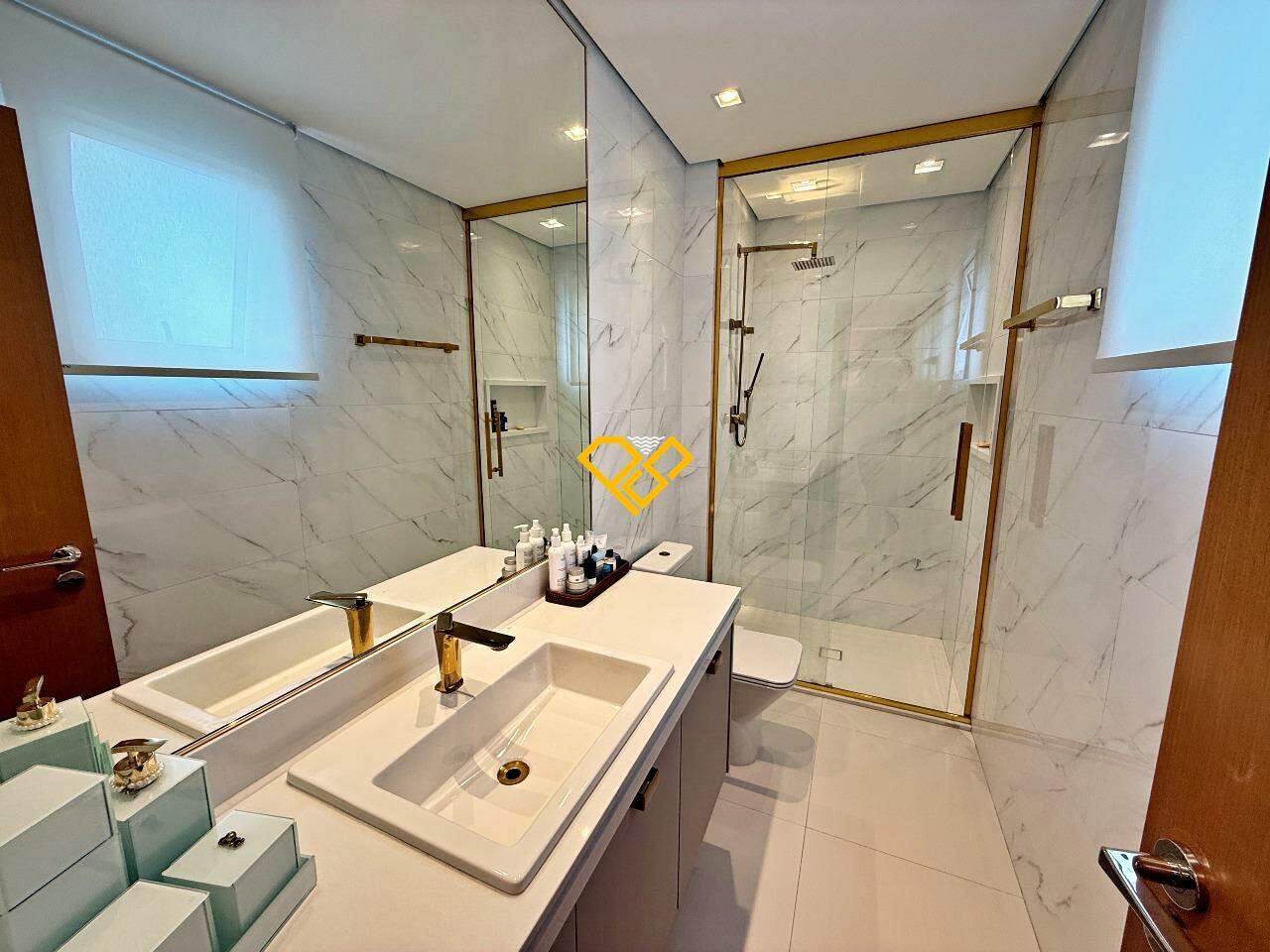 Apartamento à venda no Ponta da Praia: Wc supite 1 - master