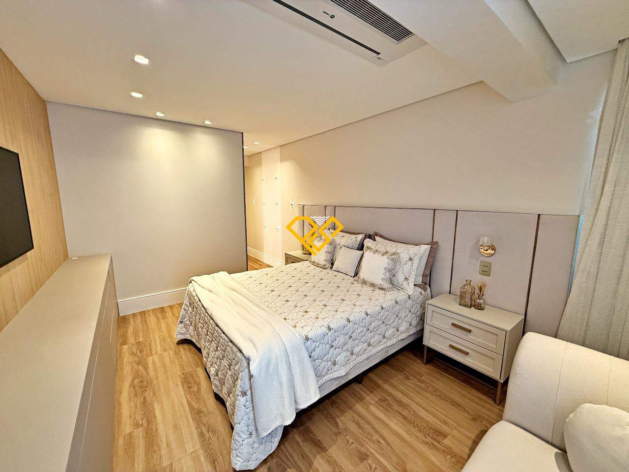 Apartamento à venda no Ponta da Praia: Suíte 1 - master