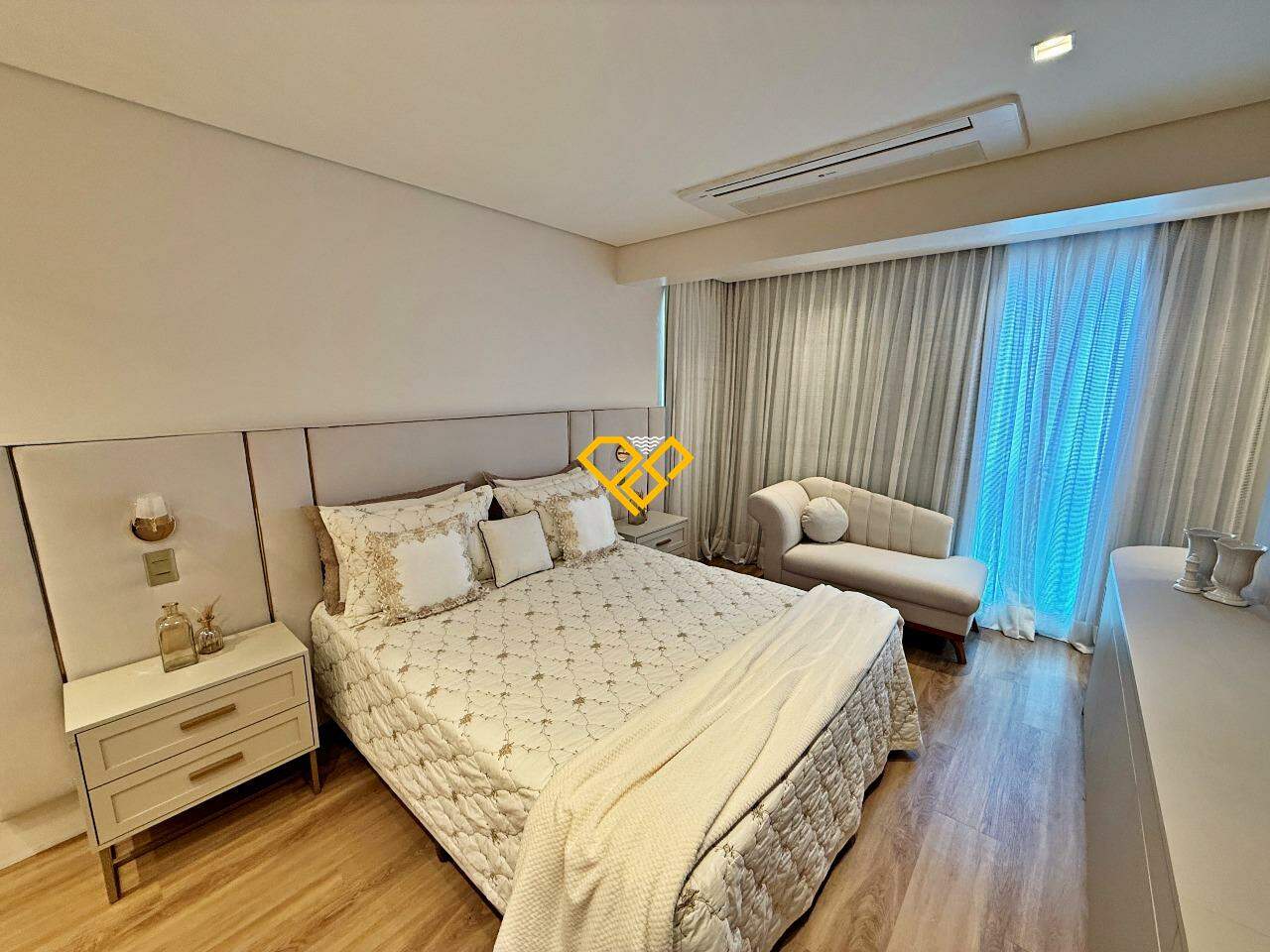 Apartamento à venda no Ponta da Praia: Suíte 1 - master