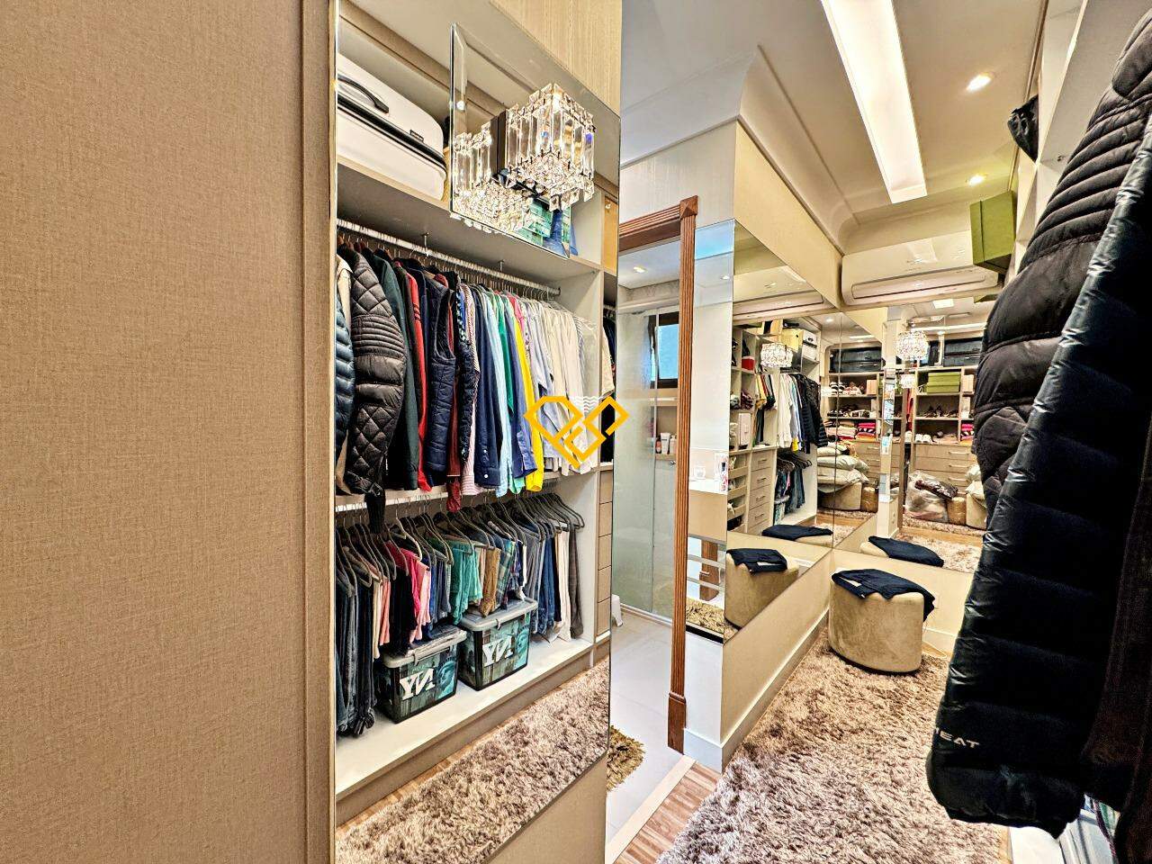 Apartamento à venda no Pompéia: Suíte 1 - closet