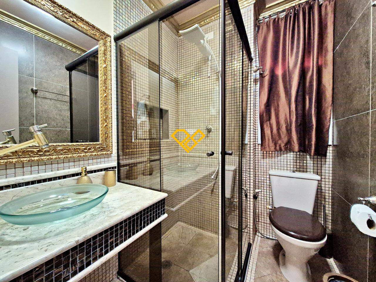 Apartamento à venda no Pompéia: Wc social