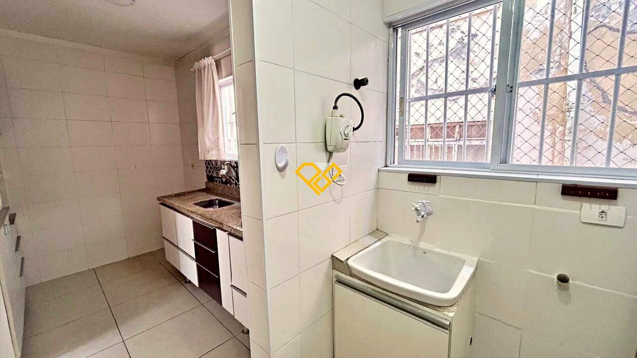 Casa à venda no Vila Mathias: Área de serviço