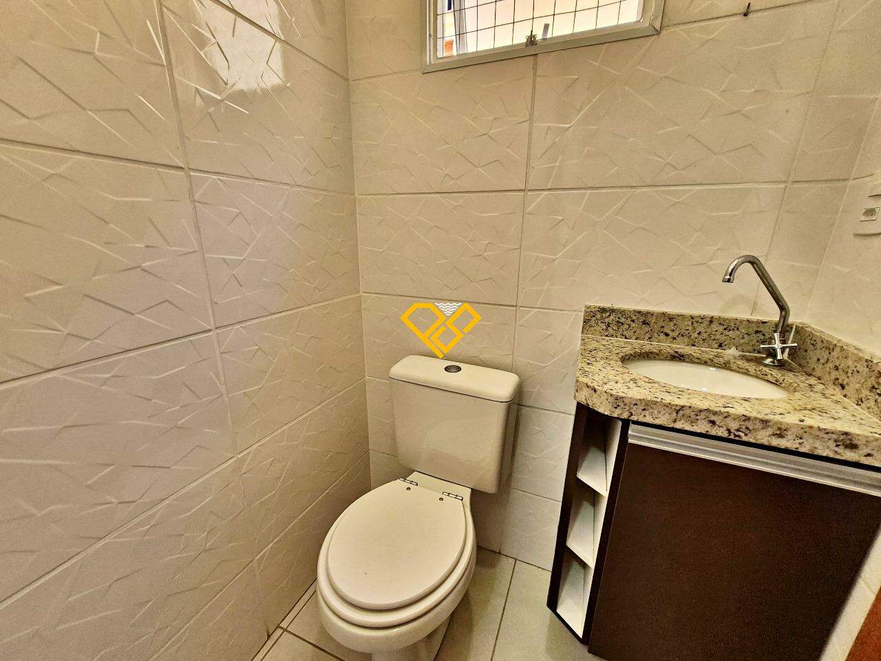 Casa à venda no Vila Mathias: Lavabo