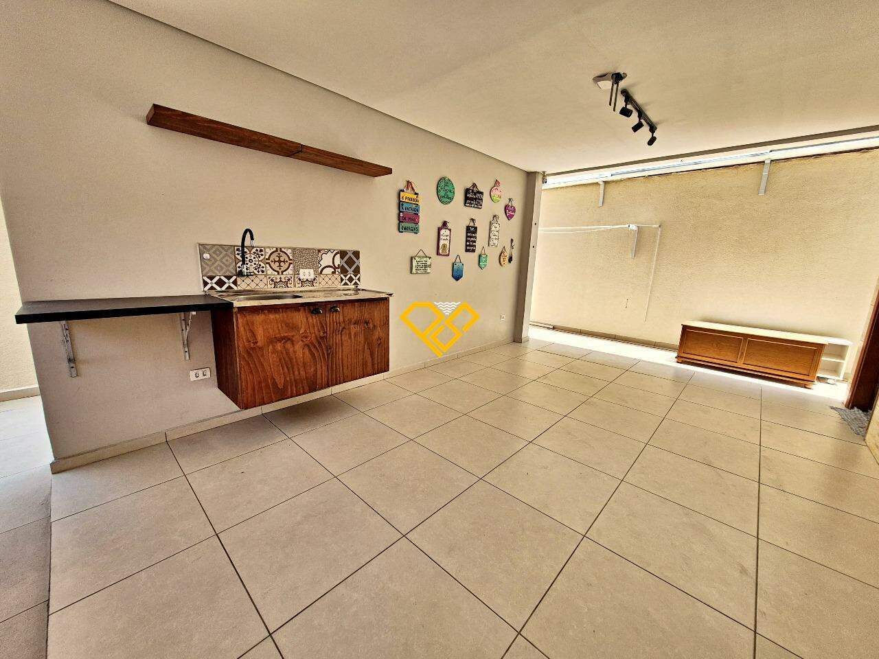 Casa à venda no Vila Mathias: Garagem