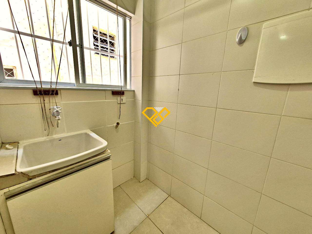 Casa à venda no Vila Mathias: Área de serviço