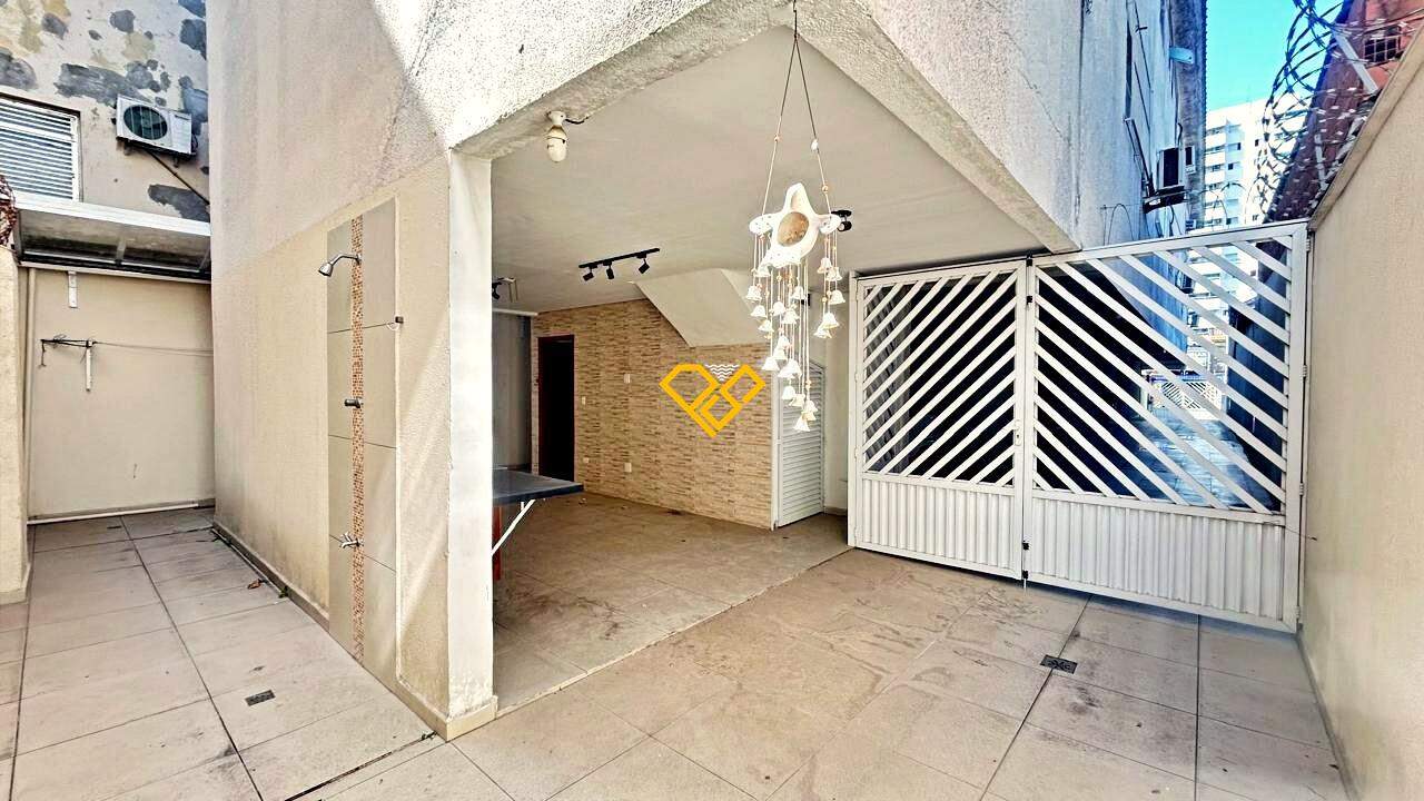 Casa à venda no Vila Mathias: Garagem