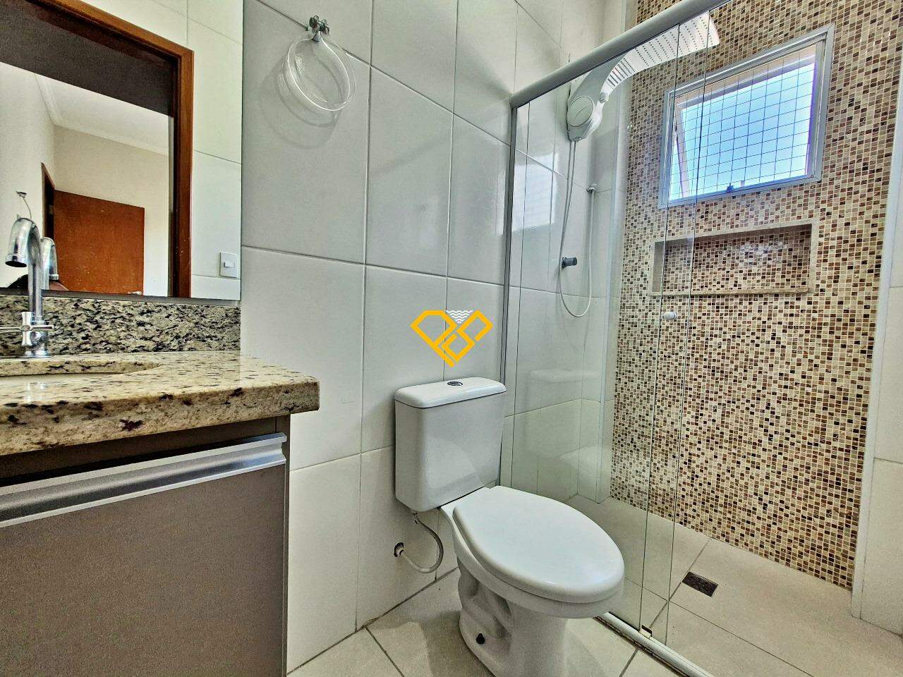 Casa à venda no Vila Mathias: Wc suíte 2