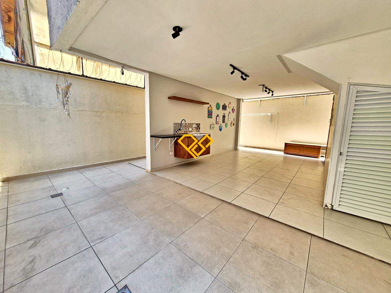 Casa à venda no Vila Mathias: Garagem