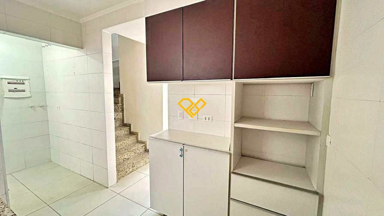 Casa à venda no Vila Mathias: Cozinha