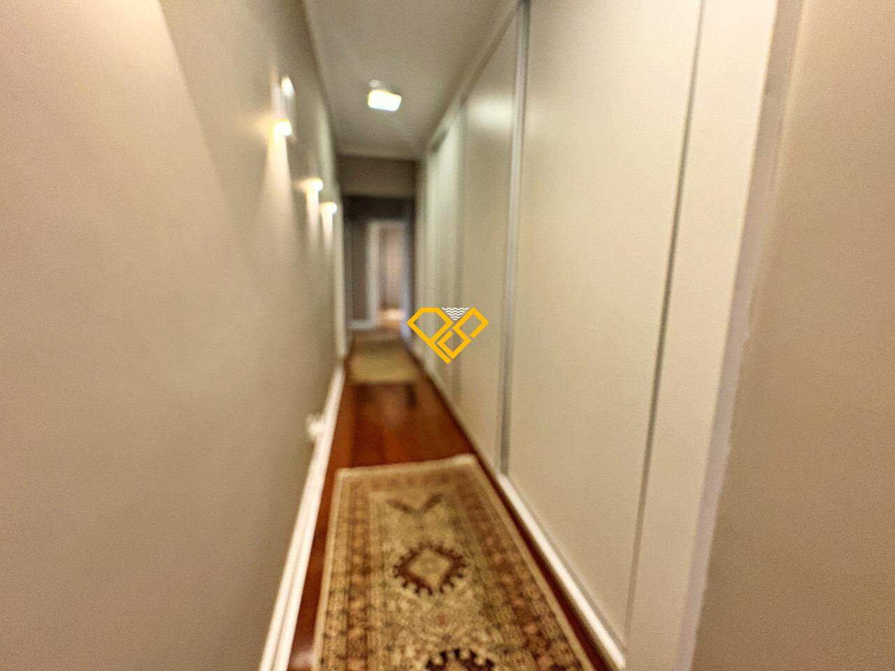 Apartamento à venda no Boqueirão: Área íntima com roupeiro