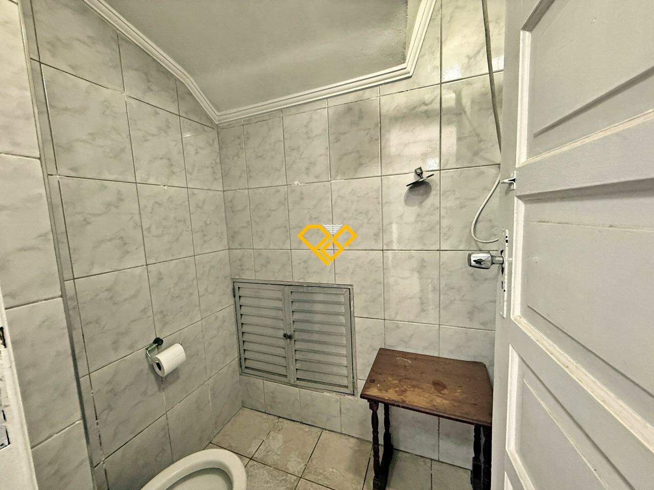 Sobrado à venda no Aparecida: Wc de serviço