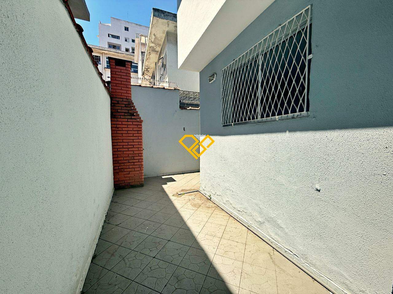 Sobrado à venda no Aparecida: Quintal com churrasqueira