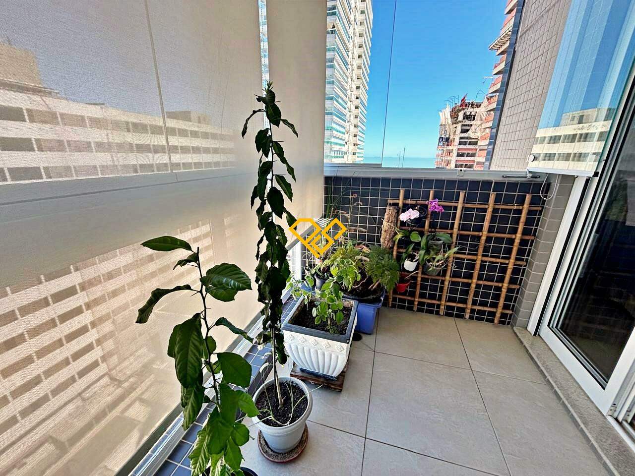 Apartamento à venda no Gonzaga: Varanda - suíte