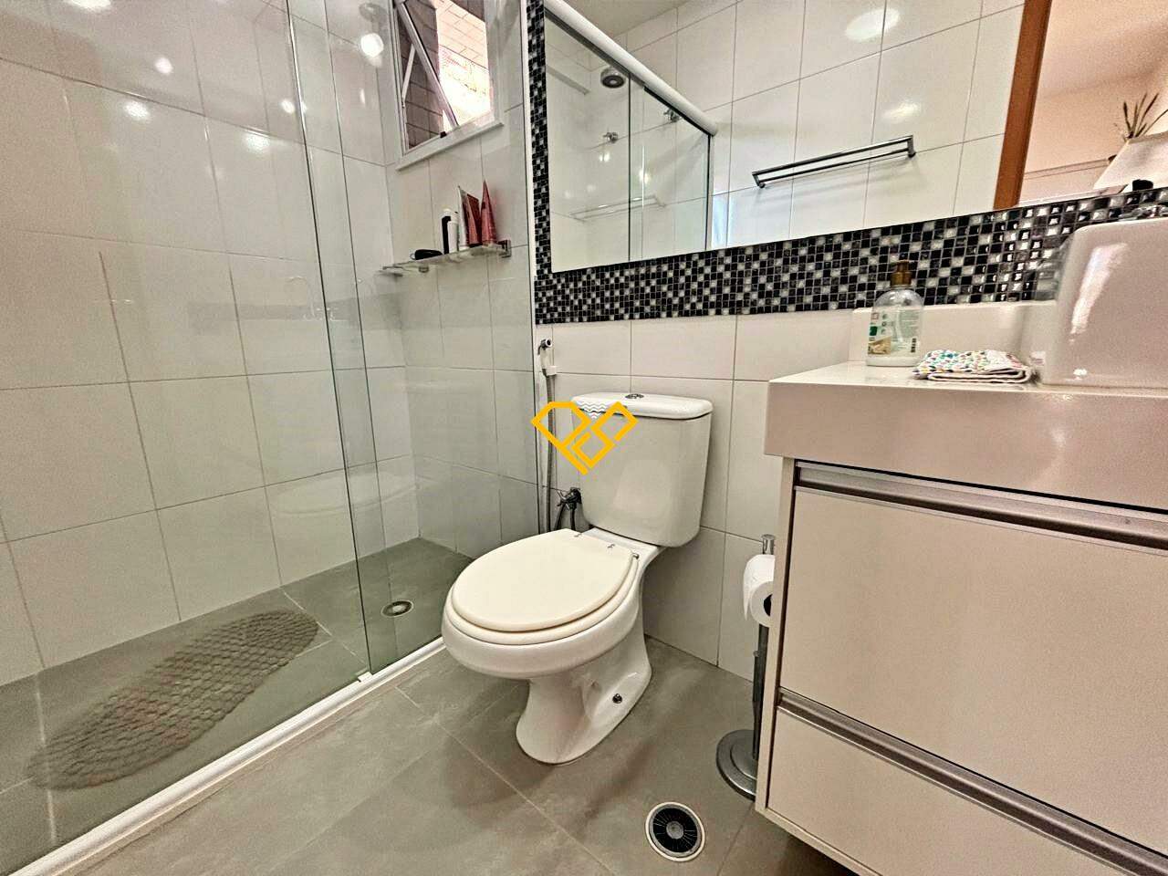 Apartamento à venda no Gonzaga: Wc suíte