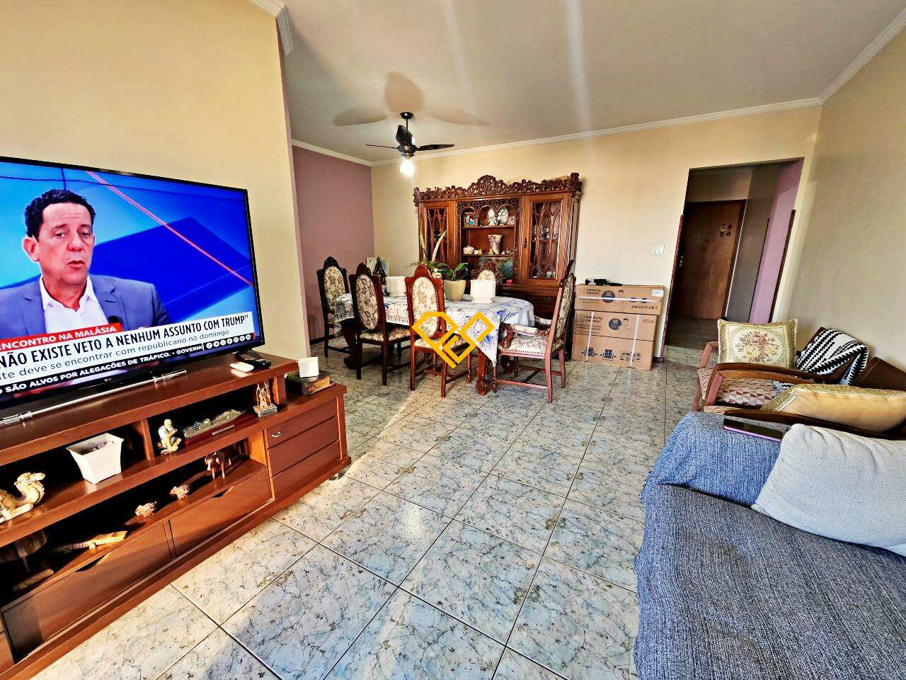 Apartamento à venda no Ponta da Praia: Sala