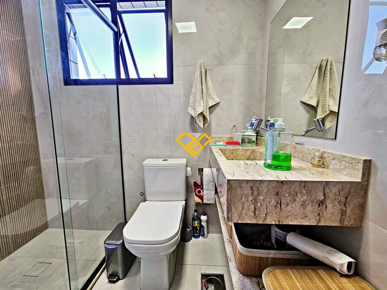 Apartamento à venda no Ponta da Praia: Wc social