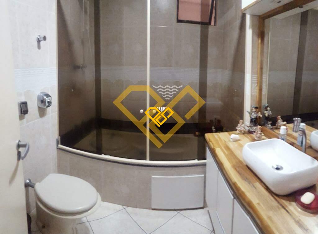 Cobertura à venda no Aparecida: wc suíte 1